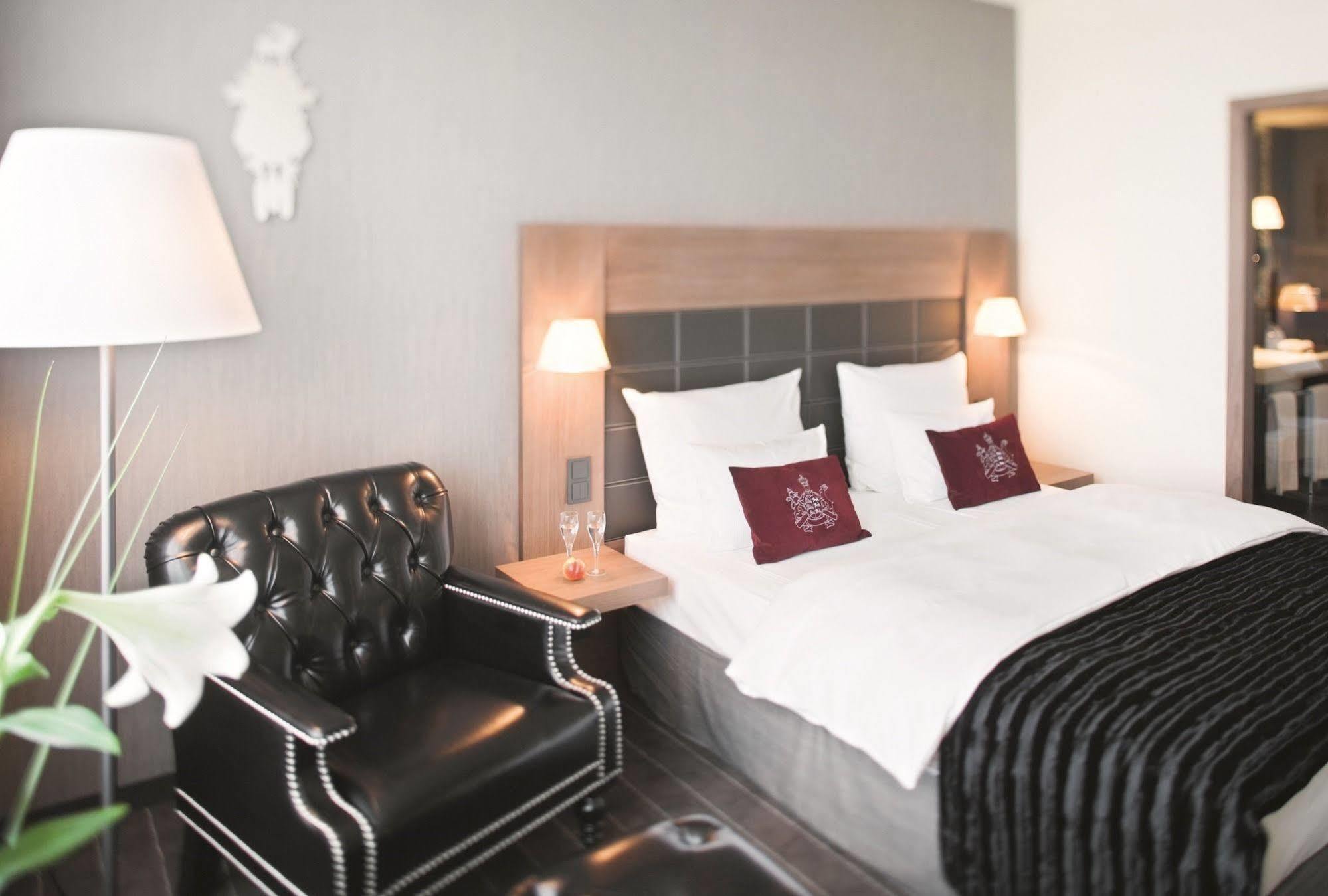 Moevenpick Stuttgart Airport 4*